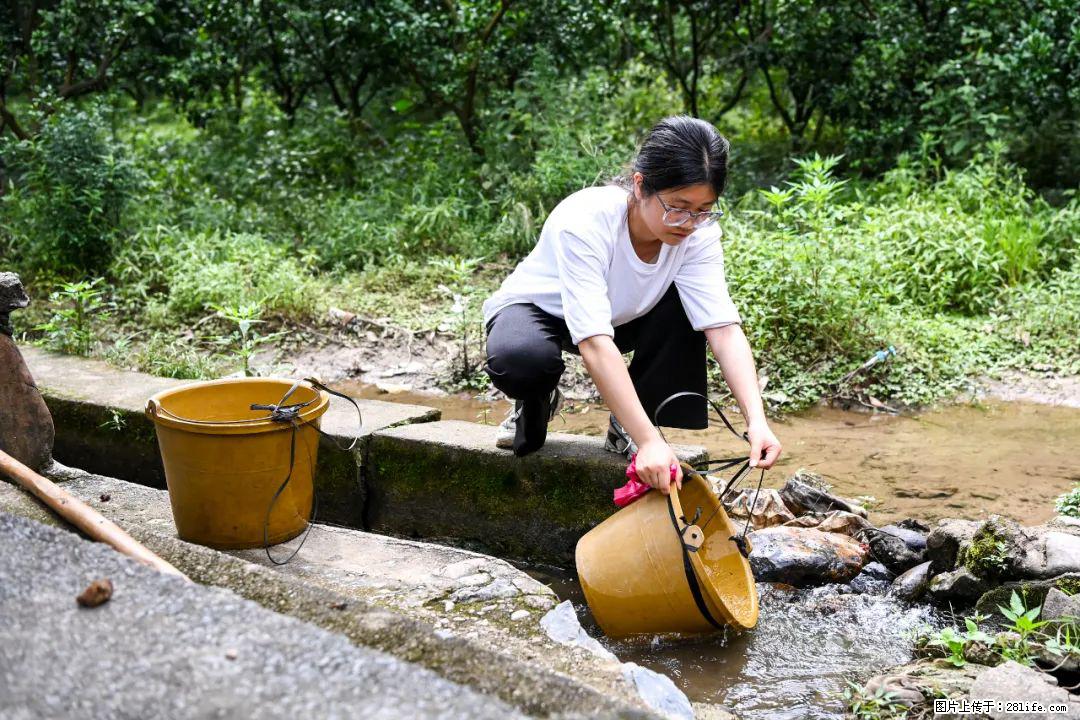 全网追的“扁担女孩”,找了一份暑假工,时薪12元 - 茂名生活资讯 - 茂名28生活网 mm.28life.com